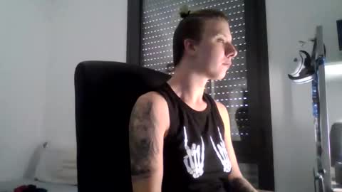 Snapshot of backuphoney chatting on October 30, 2025, 10:49 am Honey online show from October 30, 2025, 10:49 am