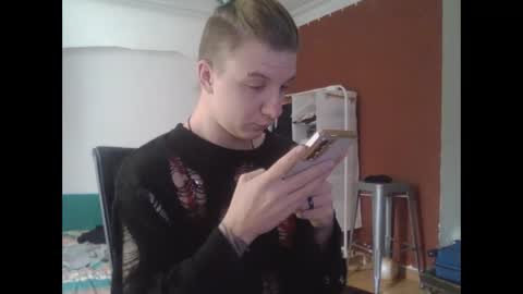 Snapshot of backuphoney chatting on December 2, 2025, 11:37 am Honey online show from December 2, 2025, 11:37 am