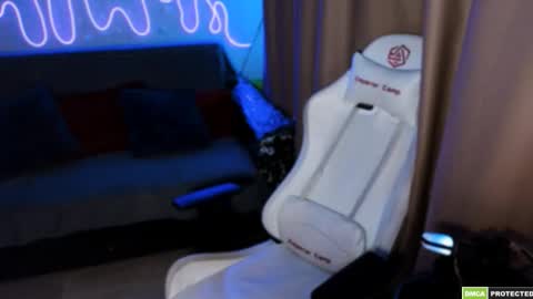 Snapshot of bad_girl009 chatting on October 6, 2025, 5:21 pm Lin online show from October 6, 2025, 5:21 pm