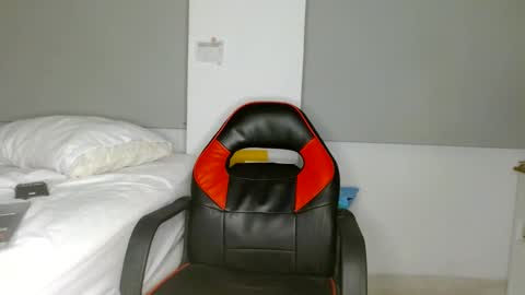 badbunny_69_ online show from February 3, 2025, 11:20 am