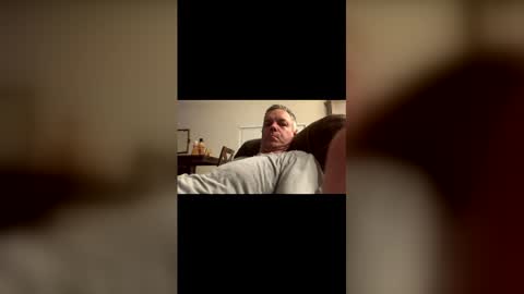 Snapshot of badger32934 chatting on December 1, 2025, 3:33 am Badger online show from December 1, 2025, 3:33 am