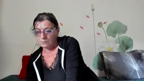 Snapshot of badgg chatting on October 9, 2025, 1:20 pm Gina online show from October 9, 2025, 1:20 pm