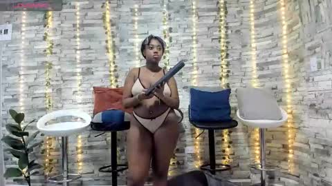 Snapshot of badgirls_000 chatting on October 16, 2025, 11:00 am candy and dayan online show from October 16, 2025, 11:00 am