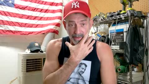 Snapshot of badnightwolf chatting on October 1, 2025, 3:45 am Silver online show from October 1, 2025, 3:45 am