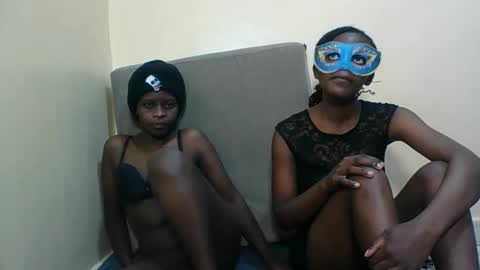 bads_girles online show from January 11, 2026, 5:07 pm