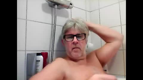 baggelina75 online show from February 13, 2025, 7:21 pm