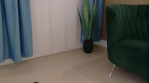 bailey_rush online show from October 17, 2025, 2:08 pm