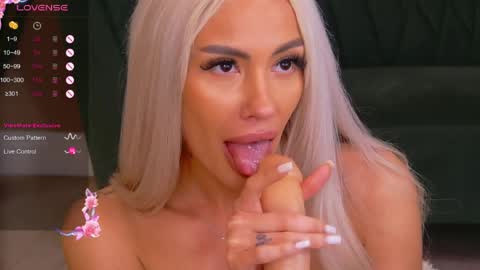 bailey_rush online show from April 16, 2026, 9:39 pm