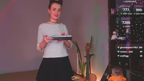 Snapshot of bananya_kitty chatting on December 2, 2024, 5:59 am Ellen and online show from December 2, 2024, 5:59 am