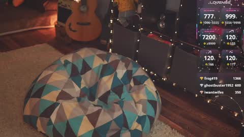 Snapshot of bananya_kitty chatting on March 11, 2025, 9:04 pm Ellen and online show from March 11, 2025, 9:04 pm