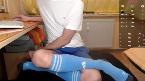 Snapshot of banschie chatting on December 4, 2025, 7:00 pm online show from December 4, 2025, 7:00 pm