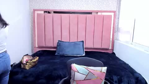 B A R B A R A online show from November 28, 2025, 11:57 am