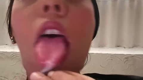 barbi_boobs online show from April 19, 2026, 1:54 pm