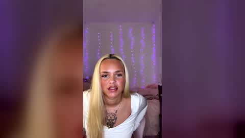 barbie218 online show from April 15, 2026, 11:39 am