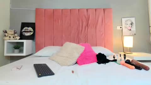 Barbie lorens online show from August 4, 2026, 12:52 pm