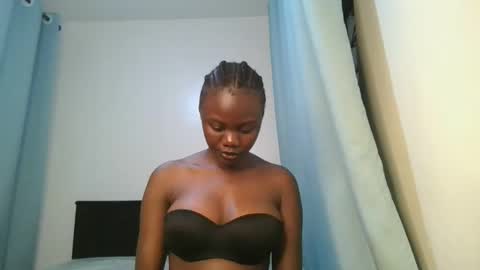 Snapshot of barbie_queen2 chatting on February 20, 2026, 12:29 am queen online show from February 20, 2026, 12:29 am