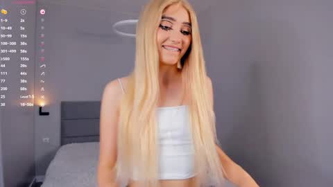 Mia online show from April 20, 2026, 3:37 pm