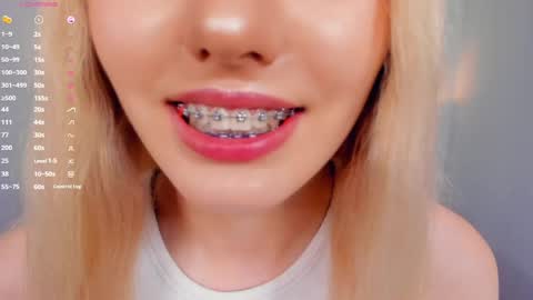 Mia online show from June 10, 2026, 2:49 pm