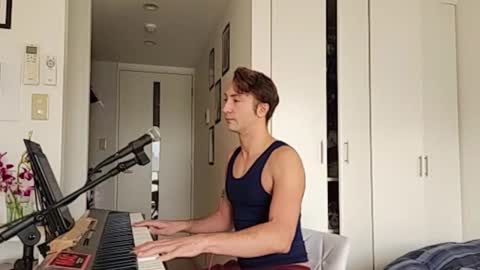 Snapshot of barebritpianist chatting on November 4, 2025, 6:34 am BareBritPianist online show from November 4, 2025, 6:34 am