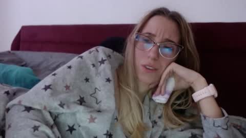 Snapshot of barelylegalblondy chatting on March 3, 2026, 11:05 am Lena online show from March 3, 2026, 11:05 am