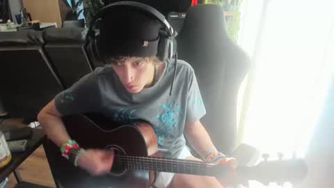 Snapshot of bashful4200 chatting on February 15, 2026, 8:05 pm ryan online show from February 15, 2026, 8:05 pm