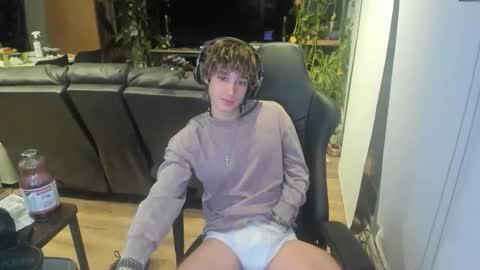 Snapshot of bashful4200 chatting on February 26, 2026, 1:59 am ryan online show from February 26, 2026, 1:59 am