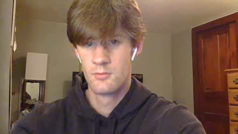 basicallyjustmee online show from May 16, 2026, 2:19 am