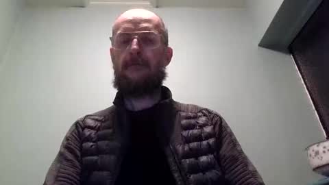 Snapshot of basiccamguy chatting on October 12, 2025, 7:35 pm basiccamguy online show from October 12, 2025, 7:35 pm