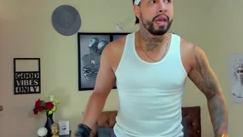 bastian_jones1 online show from February 25, 2025, 7:03 pm