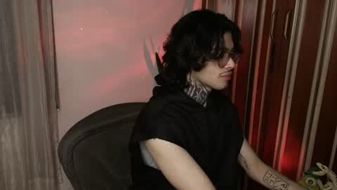 Snapshot of bastiel_ chatting on July 10, 2026, 1:10 am Bastiel online show from July 10, 2026, 1:10 am