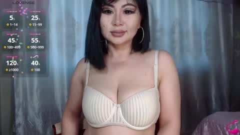 Snapshot of batari_giya chatting on November 23, 2025, 3:06 am Lara online show from November 23, 2025, 3:06 am