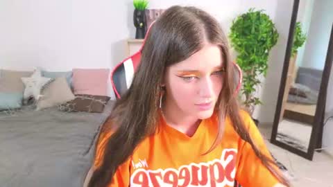 Snapshot of batty_sweetie chatting on July 19, 2026, 8:40 am Jessica online show from July 19, 2026, 8:40 am