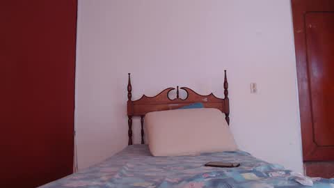 Snapshot of bayonette_black chatting on September 25, 2025, 12:42 pm bayonette_black online show from September 25, 2025, 12:42 pm