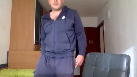 Snapshot of bbnamelezz chatting on March 18, 2026, 7:44 am BB Namelezz online show from March 18, 2026, 7:44 am