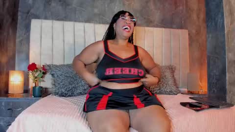 Snapshot of bbwlatina01 chatting on February 4, 2026, 12:11 pm Bbwlatina01 online show from February 4, 2026, 12:11 pm