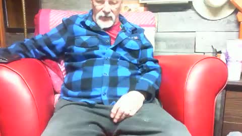 bbwlvr16 online show from April 15, 2026, 6:04 pm