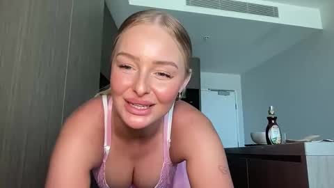 Snapshot of bbybreex chatting on November 2, 2025, 12:24 am Bree online show from November 2, 2025, 12:24 am