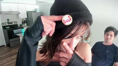 beaniebaby2 online show from April 28, 2026, 3:39 pm