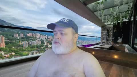 Snapshot of bear4muscle chatting on March 7, 2026, 10:40 pm Dookie online show from March 7, 2026, 10:40 pm