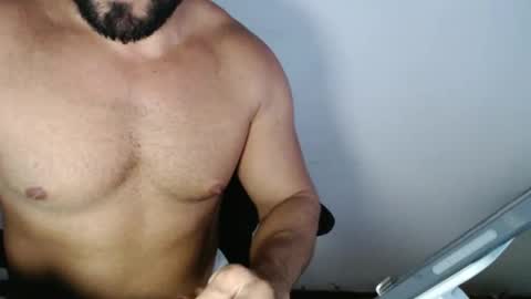 Snapshot of beard_top_guy chatting on February 23, 2025, 10:31 pm Beard Guy online show from February 23, 2025, 10:31 pm