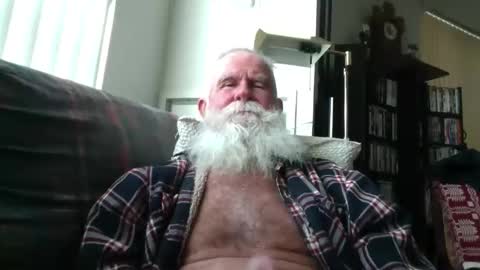 beardbushy online show from December 1, 2025, 4:56 pm