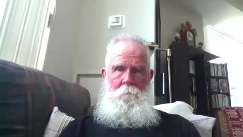 Snapshot of beardbushy chatting on June 7, 2026, 4:55 pm beardbushy online show from June 7, 2026, 4:55 pm