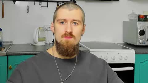 Snapshot of bearded_legend chatting on February 5, 2026, 12:59 am Zeus online show from February 5, 2026, 12:59 am