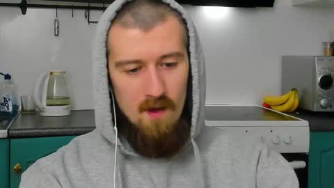 Snapshot of bearded_legend chatting on February 6, 2026, 12:37 am Zeus online show from February 6, 2026, 12:37 am