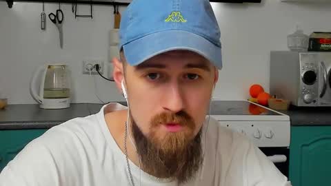 Snapshot of bearded_legend chatting on February 16, 2026, 10:06 pm Zeus online show from February 16, 2026, 10:06 pm