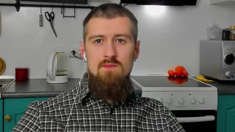 Snapshot of bearded_legend chatting on February 24, 2026, 1:25 am Zeus online show from February 24, 2026, 1:25 am