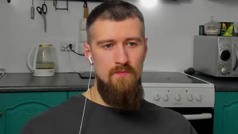 Snapshot of bearded_legend chatting on March 2, 2026, 11:00 pm Zeus online show from March 2, 2026, 11:00 pm