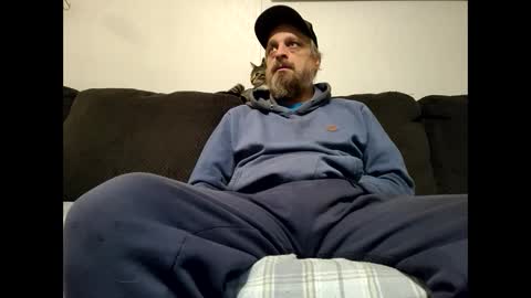 bearded_woodsman online show from December 4, 2024, 4:54 am