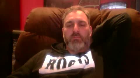 Snapshot of beardedambition chatting on October 24, 2025, 1:13 am beardedambition online show from October 24, 2025, 1:13 am