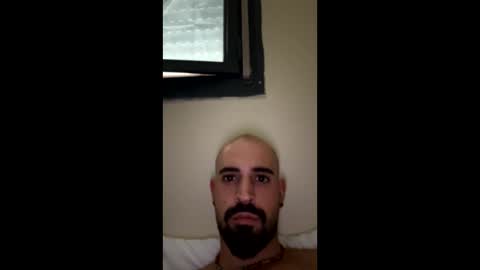 Snapshot of beardedbaldy_09 chatting on October 3, 2025, 12:35 pm Ask me online show from October 3, 2025, 12:35 pm